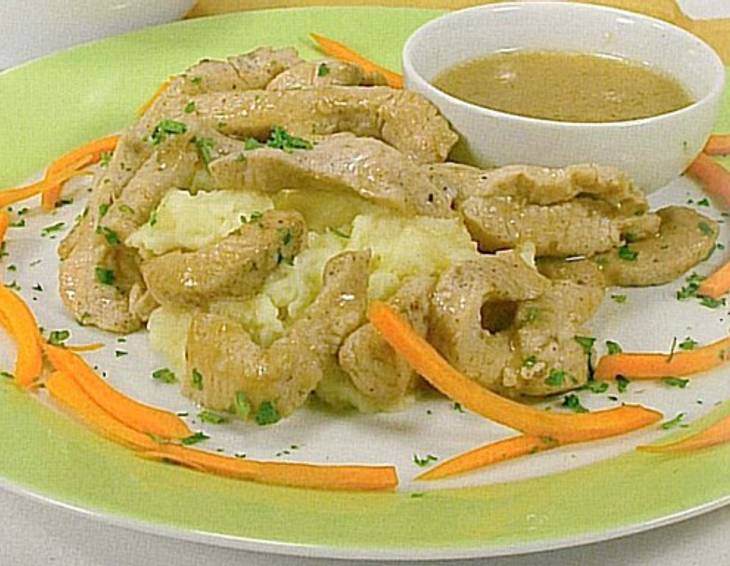 Putengeschnetzeltes mit Kartoffelpüree Putengeschnetzeltes mit Kartoffelpüree