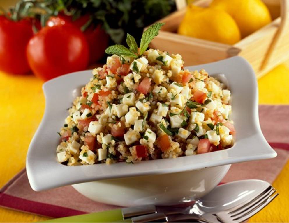 Leichter Couscous-Salat mit Fol Epi Leichter Couscous-Salat mit Fol Epi