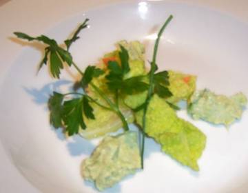 Avocadocreme mit Kohl- Karotten- Wrap Avocadocreme mit Kohl- Karotten- Wrap
