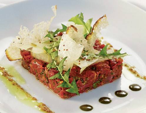 Tatar vom Almo-Ochsen mit eingelegtem Senfkürbis Rezept - ichkoche.ch Tatar vom Almo-Ochsen mit eingelegtem Senfkürbis Rezept - ichkoche.ch