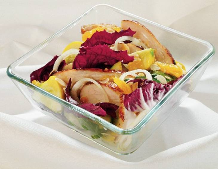 Pikanter Mini-Patisson-Salat mit Henderlbrust Pikanter Mini-Patisson-Salat mit Henderlbrust