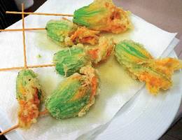 Gefüllte Zucchiniblüten in Tempurateig Gefüllte Zucchiniblüten in Tempurateig