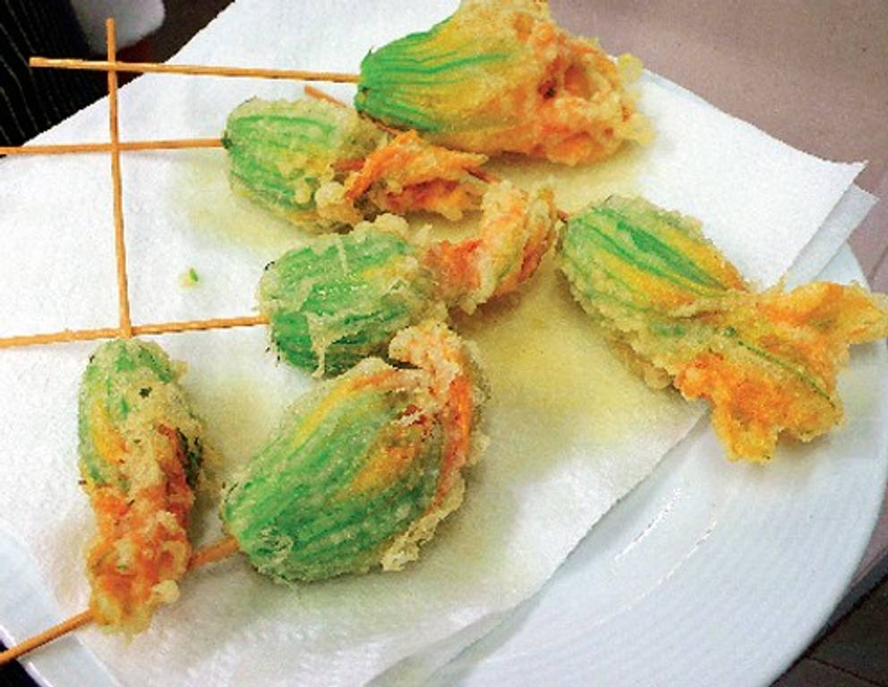 Gefüllte Zucchiniblüten in Tempurateig Gefüllte Zucchiniblüten in Tempurateig