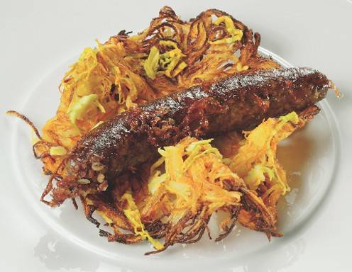 Breinwurst mit Kürbis-Erdäpfelpuffer