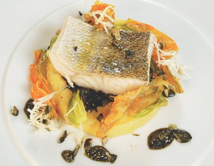 Gebratenes Zanderfilet mit Erdäpfel-Kernölpüree Gebratenes Zanderfilet mit Erdäpfel-Kernölpüree