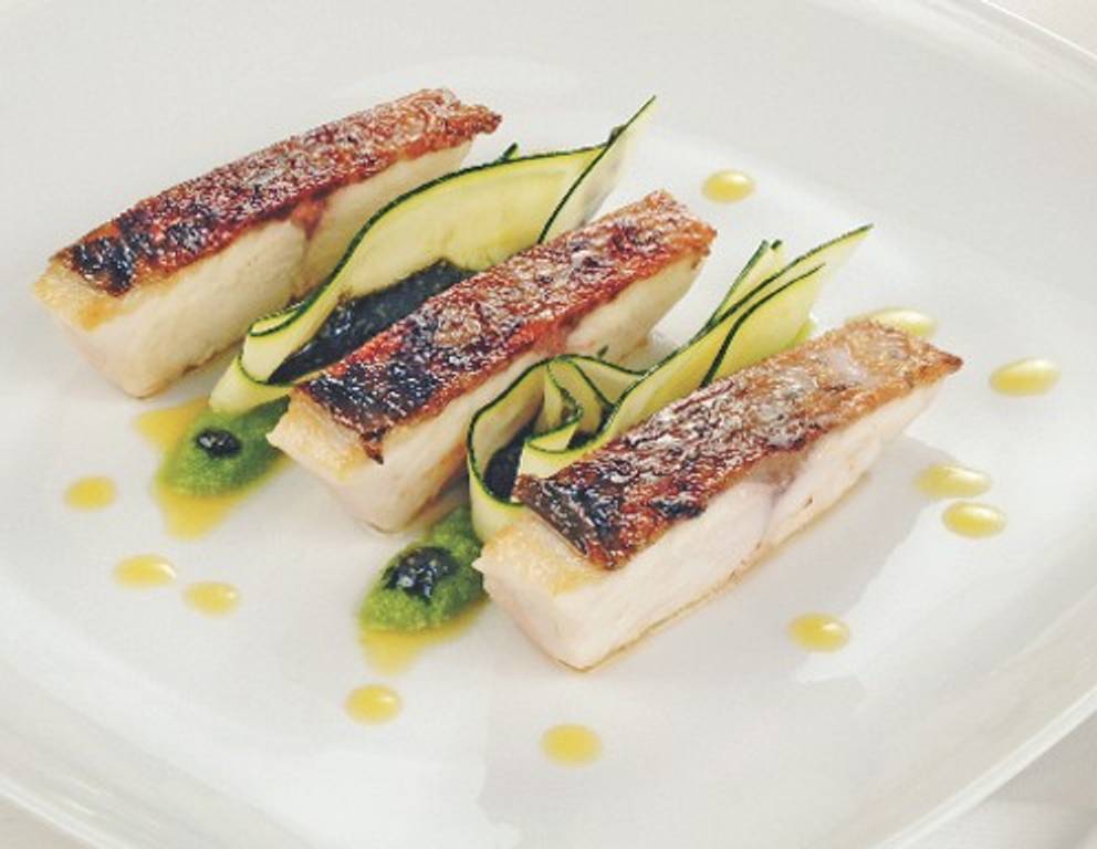 Amur-Karpfen mit Kernöl - Kürbiscreme Amur-Karpfen mit Kernöl - Kürbiscreme