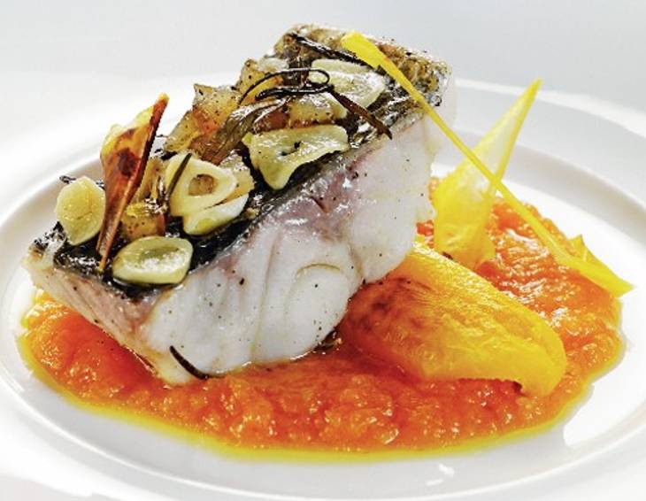 Wolfsbarsch mit Zitronat und gelben Paprika-Kürbis Wolfsbarsch mit Zitronat und gelben Paprika-Kürbis