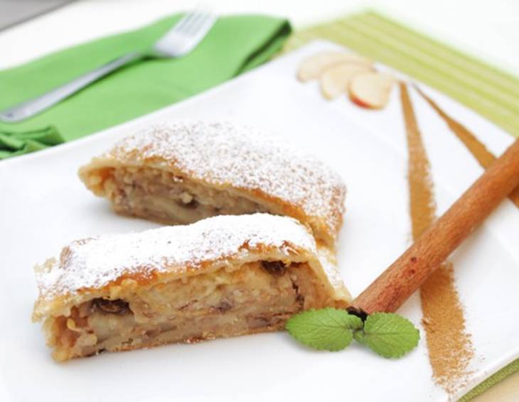 Apfel-Birnen Blätterteigstrudel Apfel-Birnen Blätterteigstrudel