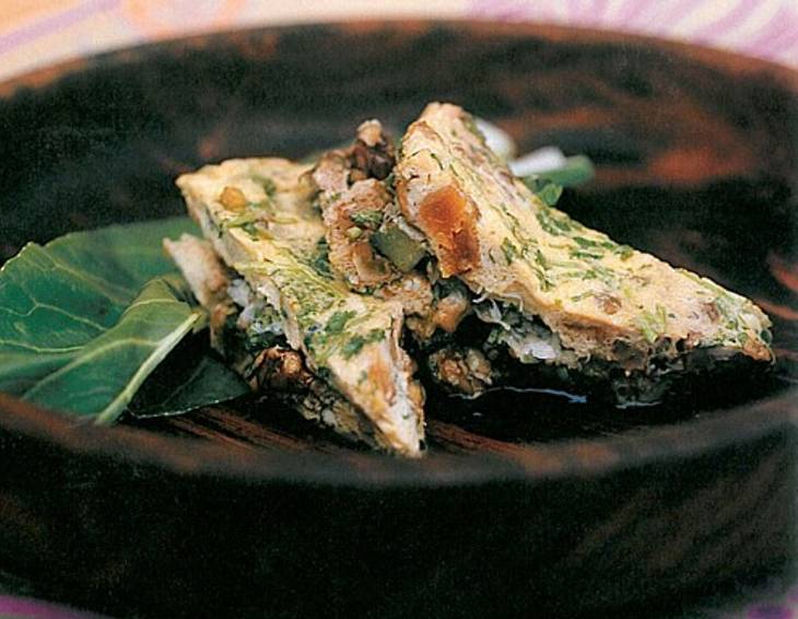 Aprikosen-Omelett mit Walnuss-Mangosalat Aprikosen-Omelett mit Walnuss-Mangosalat