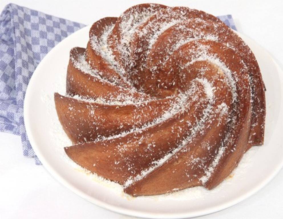 Kokos-Gugelhupf Kokos-Gugelhupf