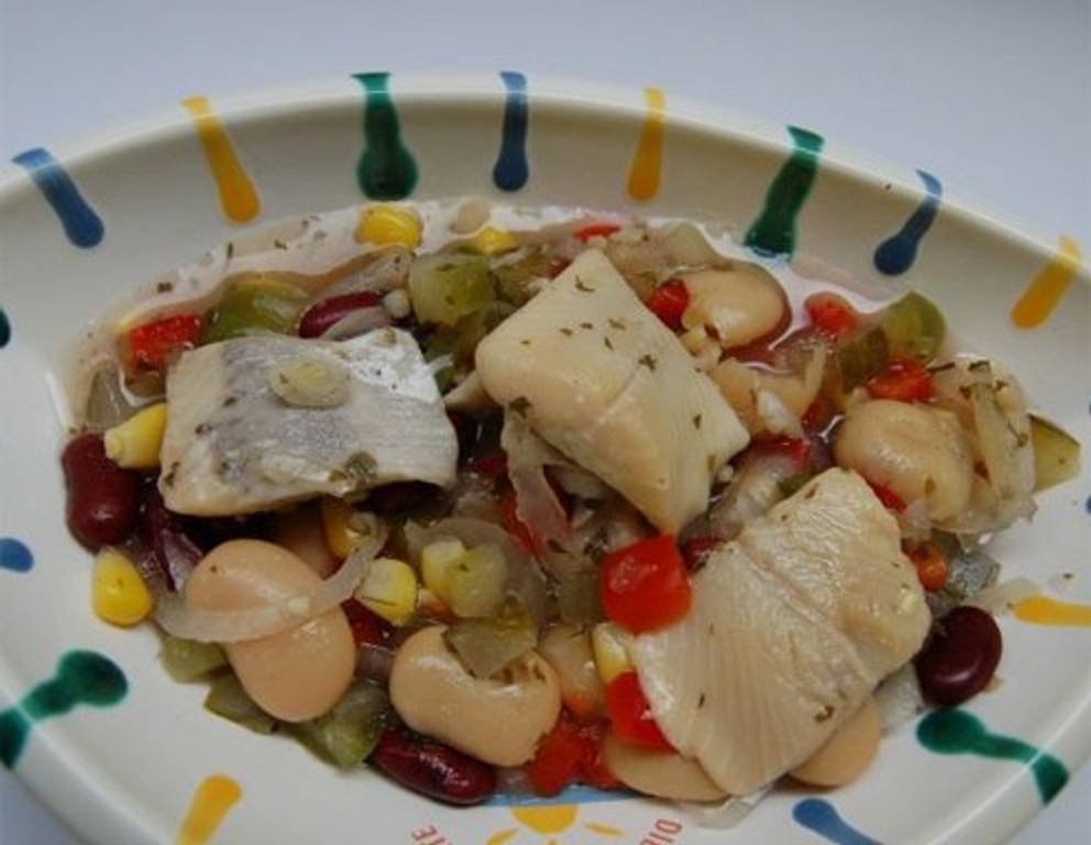 Heringsalat mit roten Bohnen und Erdäpfeln Heringsalat mit roten Bohnen und Erdäpfeln