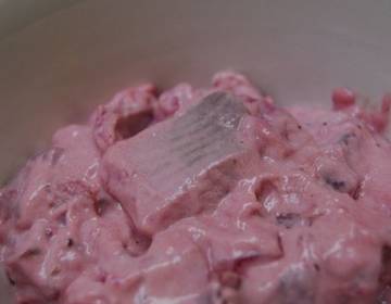 Heringssalat mit Preiselbeeren Heringssalat mit Preiselbeeren