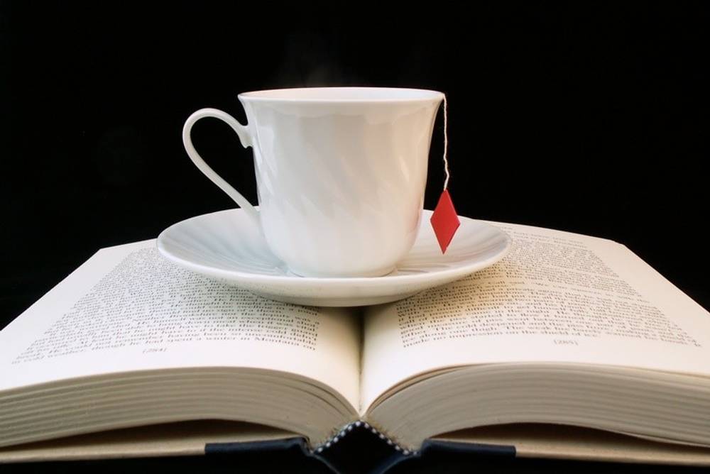 Eine schöne Tasse Tee und ein gutes Buch Eine schöne Tasse Tee und ein gutes Buch