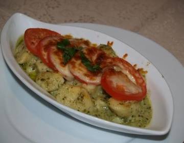 Erdäpfel-Pesto-Gnocchi mit Mozzarella Erdäpfel-Pesto-Gnocchi mit Mozzarella