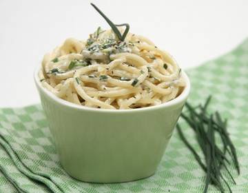 Spaghetti mit Schnittlauchsauce Spaghetti mit Schnittlauchsauce