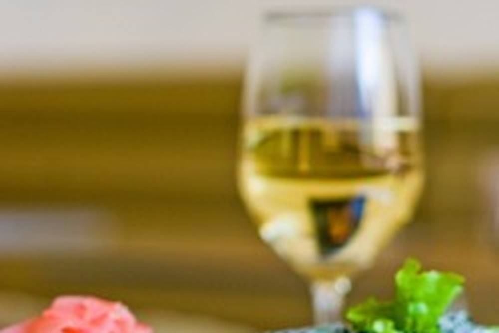 Wok, Frühlingsrolle und Co. und Wein Wok, Frühlingsrolle und Co. und Wein