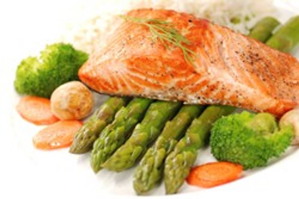 Lachs, Brokkoli und Spargel: 3 vom 10 empfehlenswerte Diät-Lebensmittel  Lachs, Brokkoli und Spargel: 3 vom 10 empfehlenswerte Diät-Lebensmittel