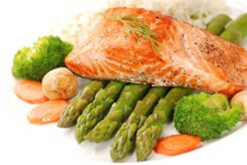 Lachs, Brokkoli und Spargel: 3 vom 10 empfehlenswerte Diät-Lebensmittel 