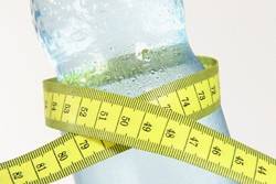 Wenn Sie eine Fastenkur machen, trinken Sie möglichst viel Wasser