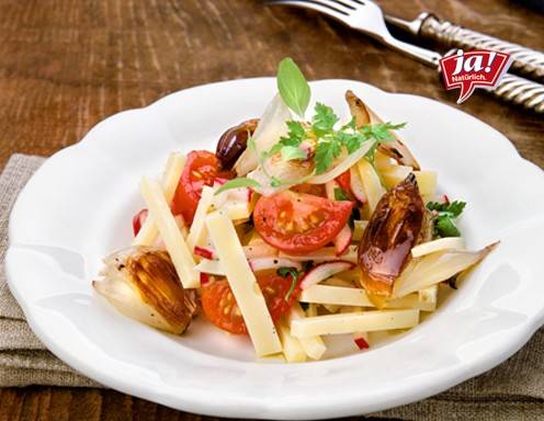 Emmentalersalat mit gebratenen Schalotten und frischen Kräutern Rezept ... Emmentalersalat mit gebratenen Schalotten und frischen Kräutern Rezept ...