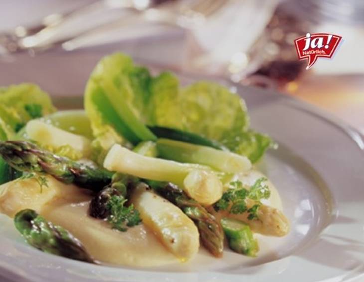 Spargelsalat mit Sauce Hollandaise und Frühlingszwieberln Spargelsalat mit Sauce Hollandaise und Frühlingszwieberln