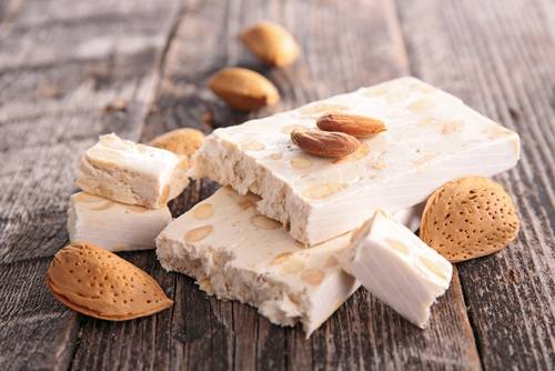 Nougat, weiß Nougat, weiß