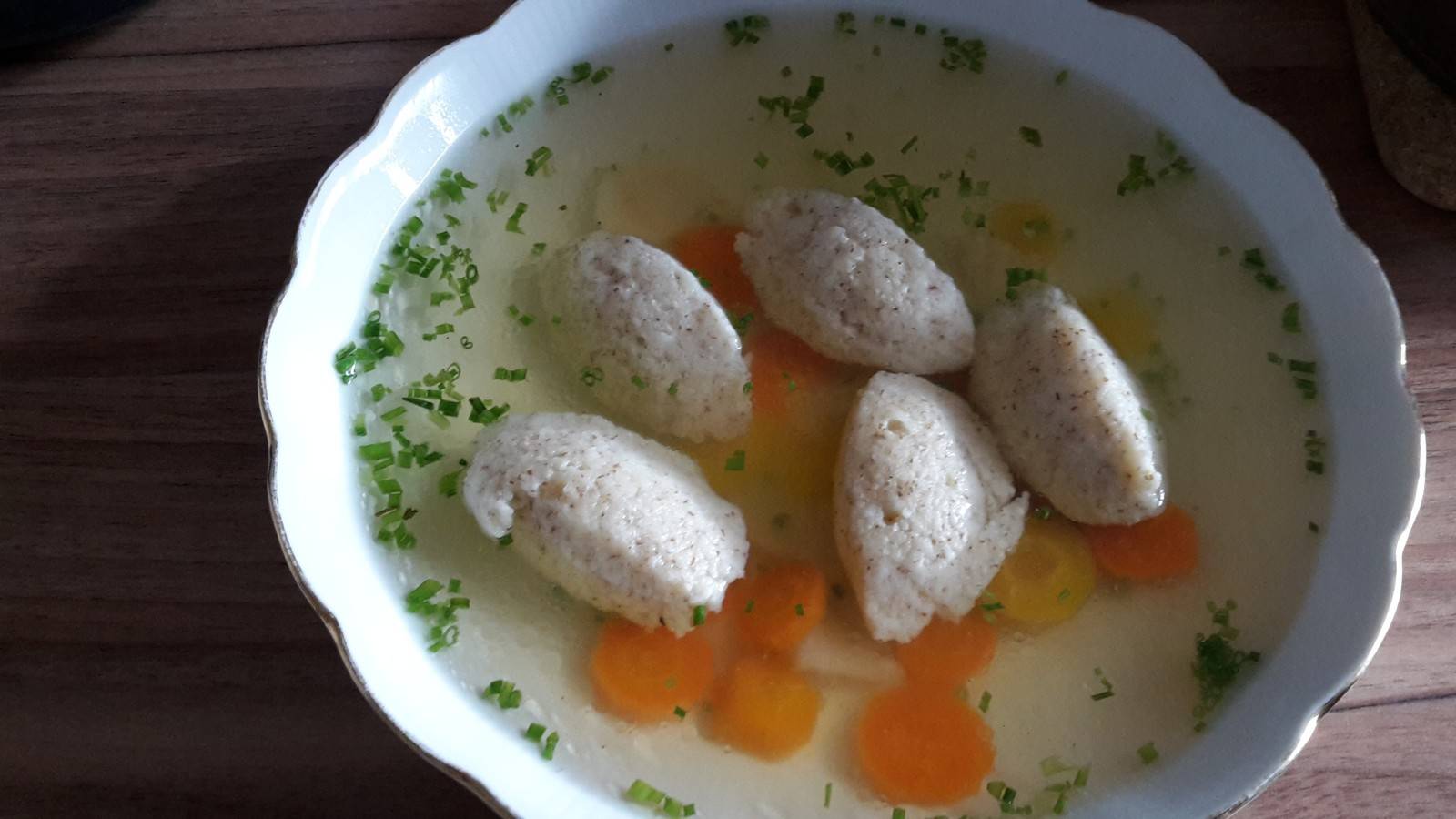 Dinkelgrießnockerl für Klare Suppe