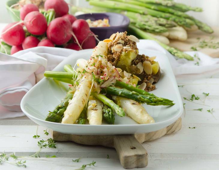 Spargel mit Radieschen-Ei-Vinaigrette