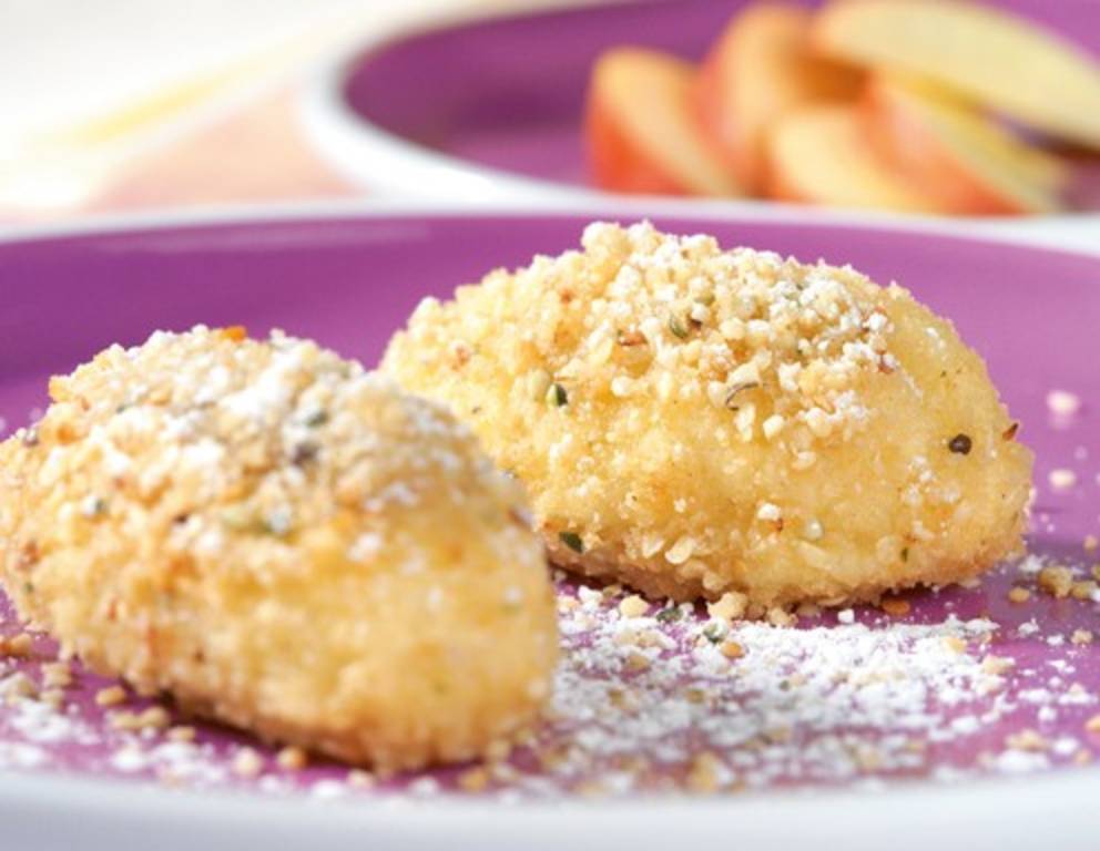 Apfelnockerln mit Butterbröseln Apfelnockerln mit Butterbröseln