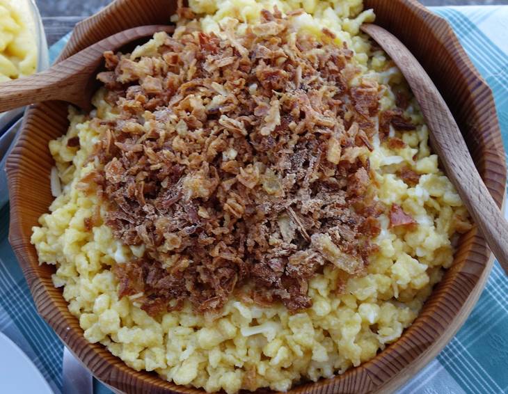 Kasnockerln mit Röstzwiebeln Kasnockerln mit Röstzwiebeln