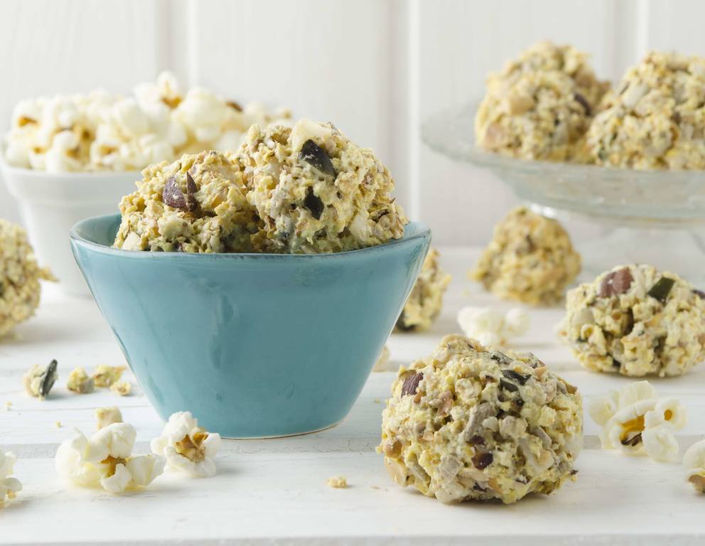 Popcorn-Nuss-Bällchen Popcorn-Nuss-Bällchen