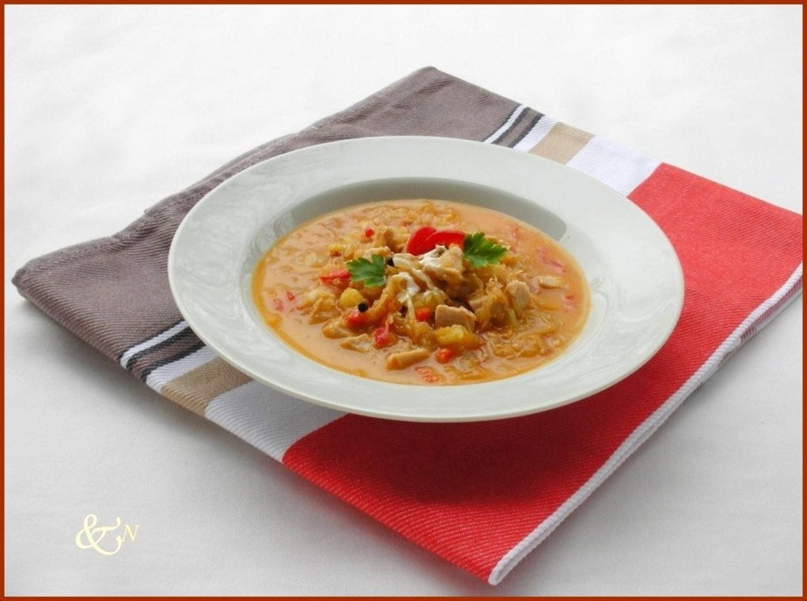 Sauerkraut-Paprika-Suppe Rezept - ichkoche.de Sauerkraut-Paprika-Suppe Rezept - ichkoche.de