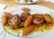 Schweinsfilet auf Gemüse-Paprika-Sauce Schweinsfilet auf Gemüse-Paprika-Sauce