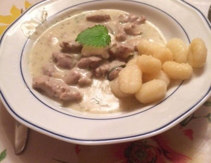 Lendenbraten in Kräutersauce Lendenbraten in Kräutersauce