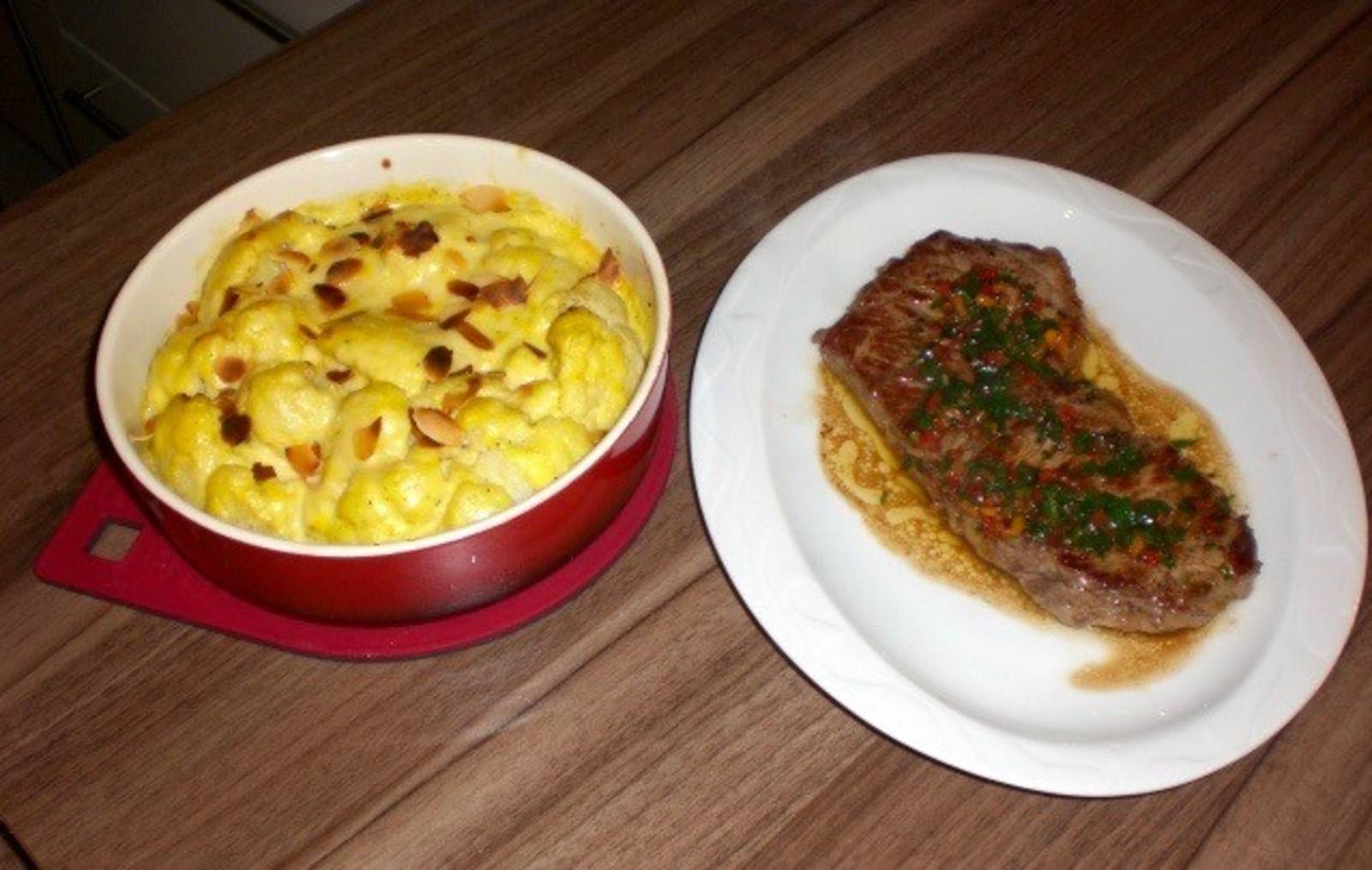 Rumpsteak mit Chilibutter und Karfiolgratin Rezept - ichkoche.de