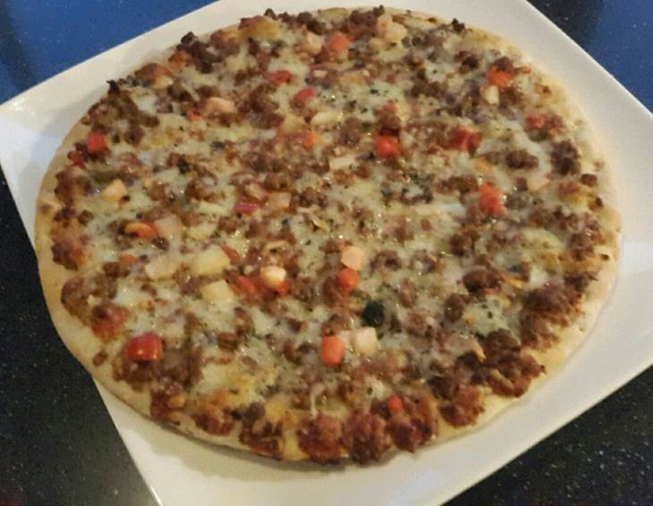 Pizza Bolognese