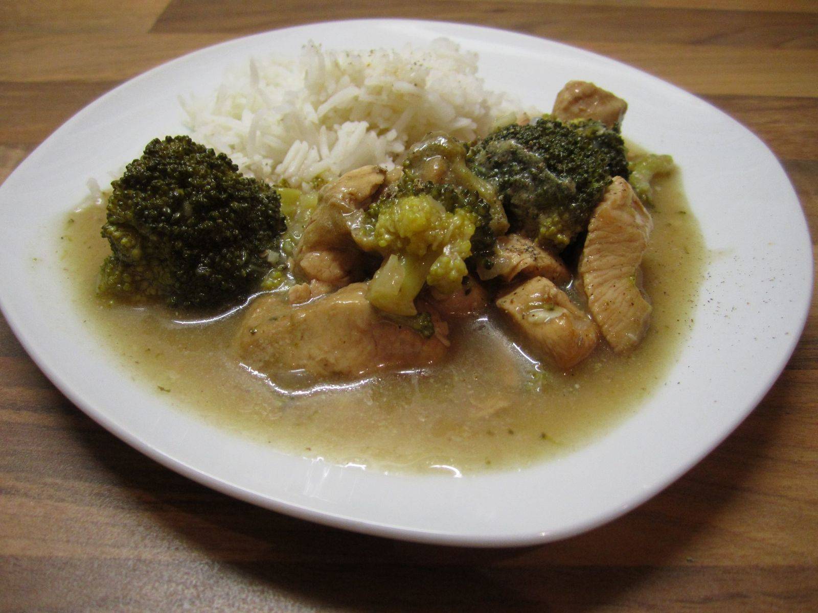 Putengeschnetzeltes mit Brokkoli Rezept - ichkoche.at Putengeschnetzeltes mit Brokkoli Rezept - ichkoche.at