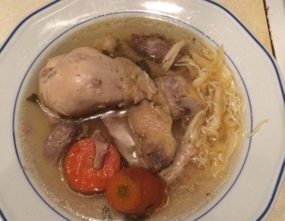 Hühnersuppe Hühnersuppe