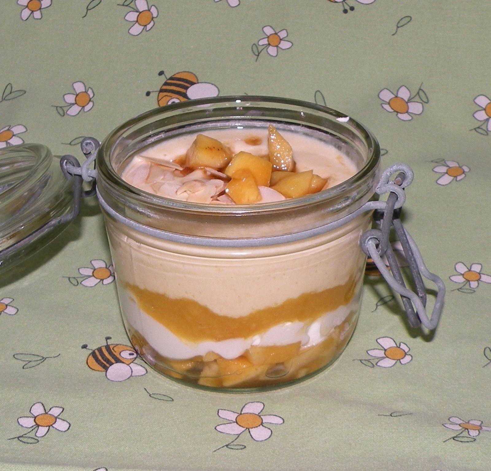 Mango-Schichtdessert
