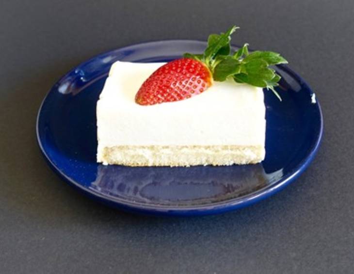 Holunderblüten-Buttermilch-Torte Holunderblüten-Buttermilch-Torte