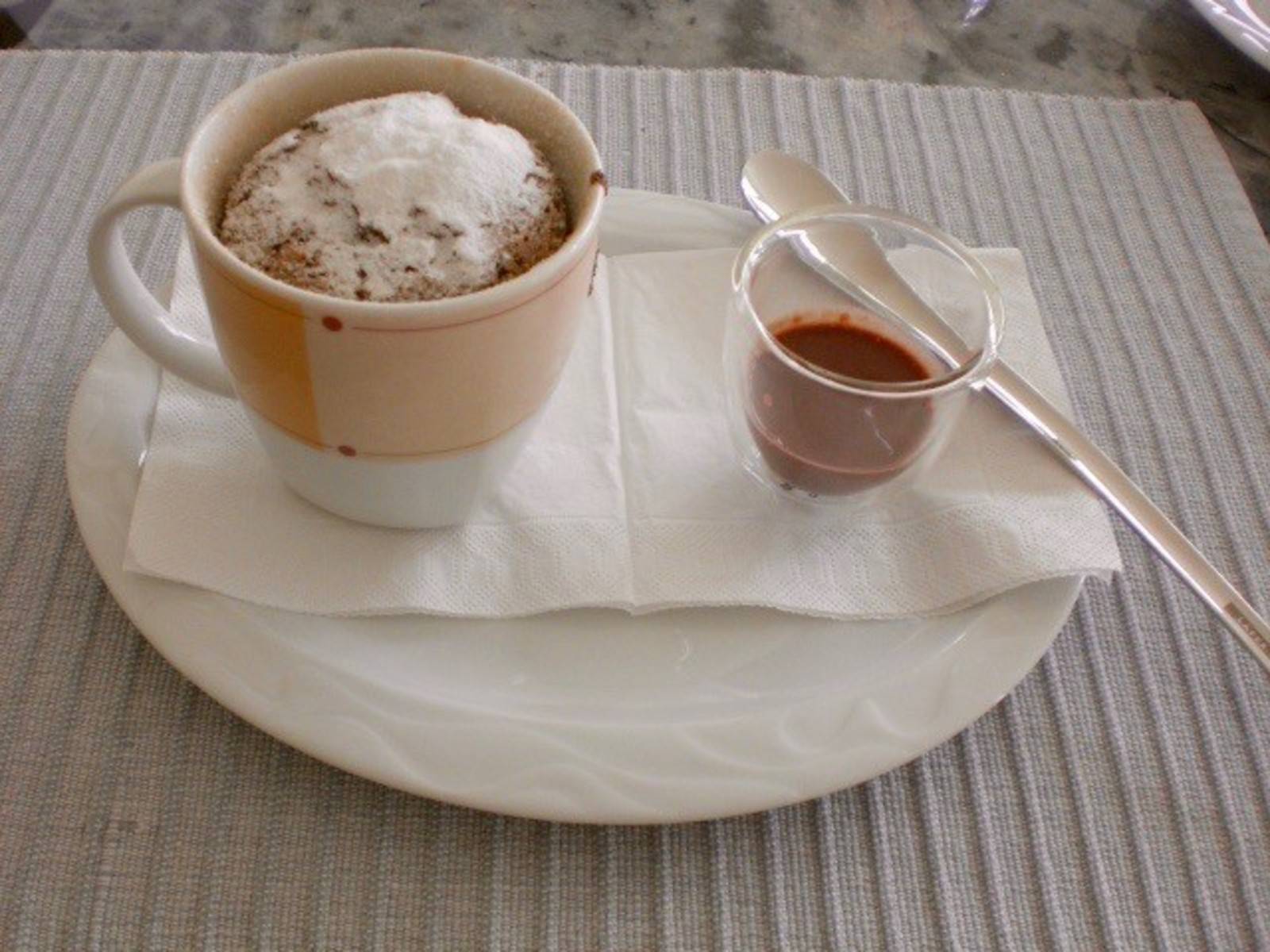 Mohnkuchen in der Tasse gebacken