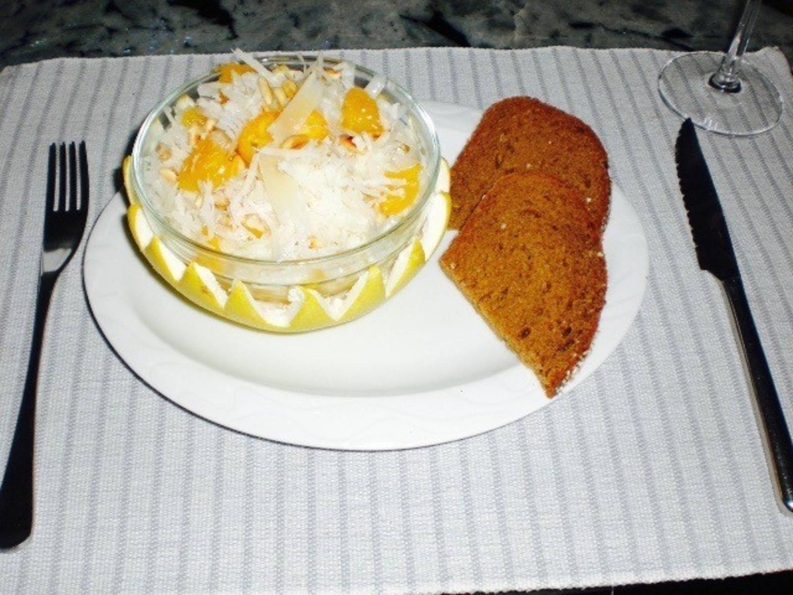 Rettich Salat mit Orangenfilet, Parmesan und Pinienkernen