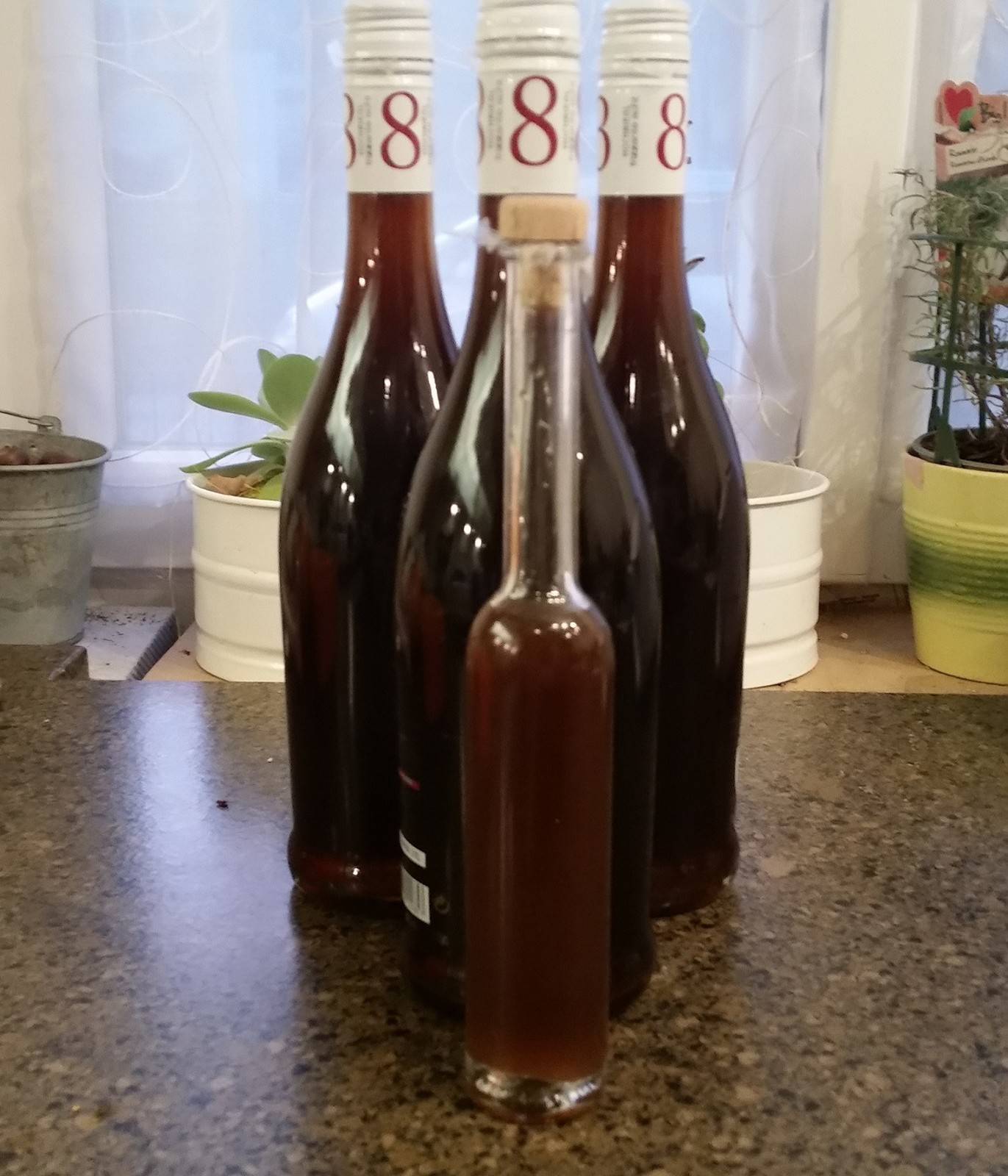 Nusslikör Rezept - ichkoche.ch Nusslikör Rezept - ichkoche.ch