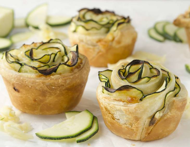 Zucchini-Käse-Rosen