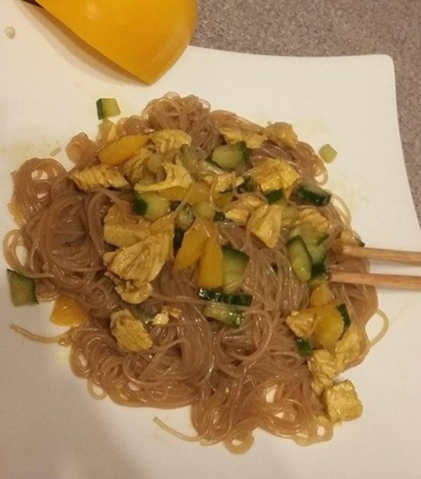 Glasnudelsalat mit Huhn Rezept - ichkoche.de Glasnudelsalat mit Huhn Rezept - ichkoche.de