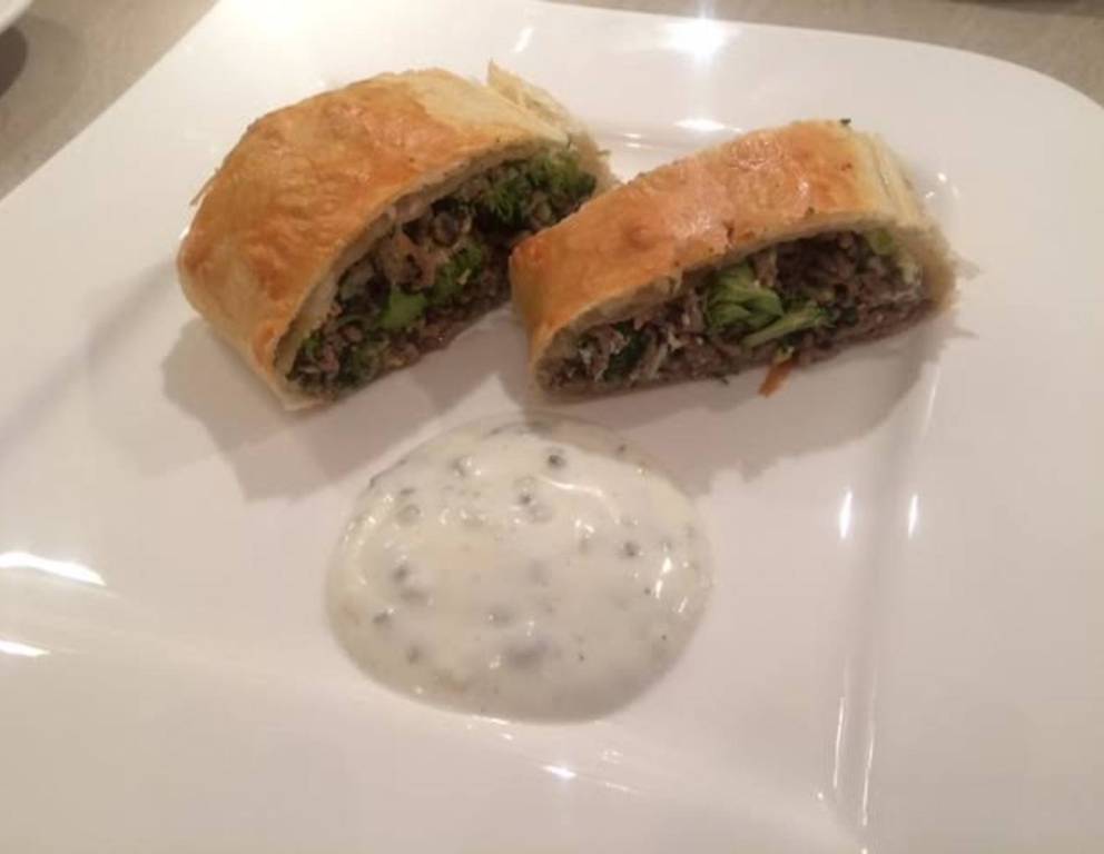 Brokkoli-Fleischstrudel mit Feta Brokkoli-Fleischstrudel mit Feta