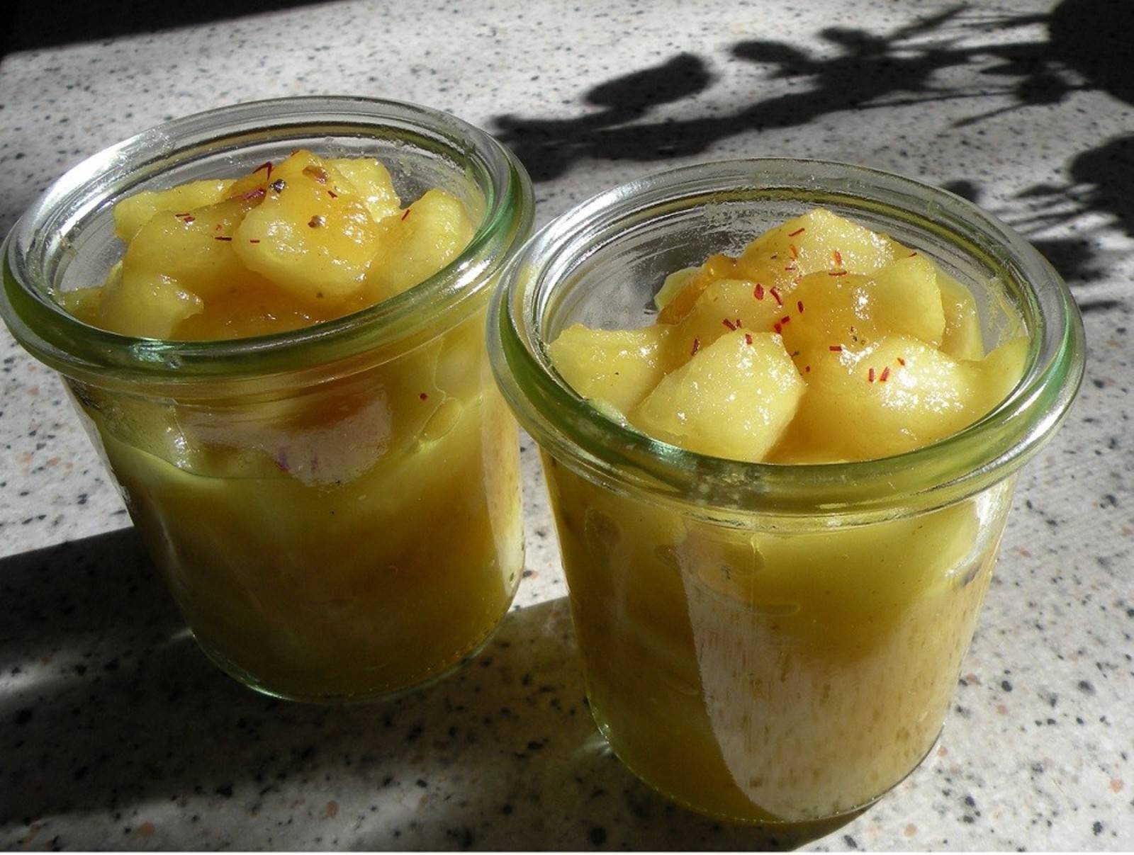 Apfeldessert mit Safran Rezept - ichkoche.de Apfeldessert mit Safran Rezept - ichkoche.de