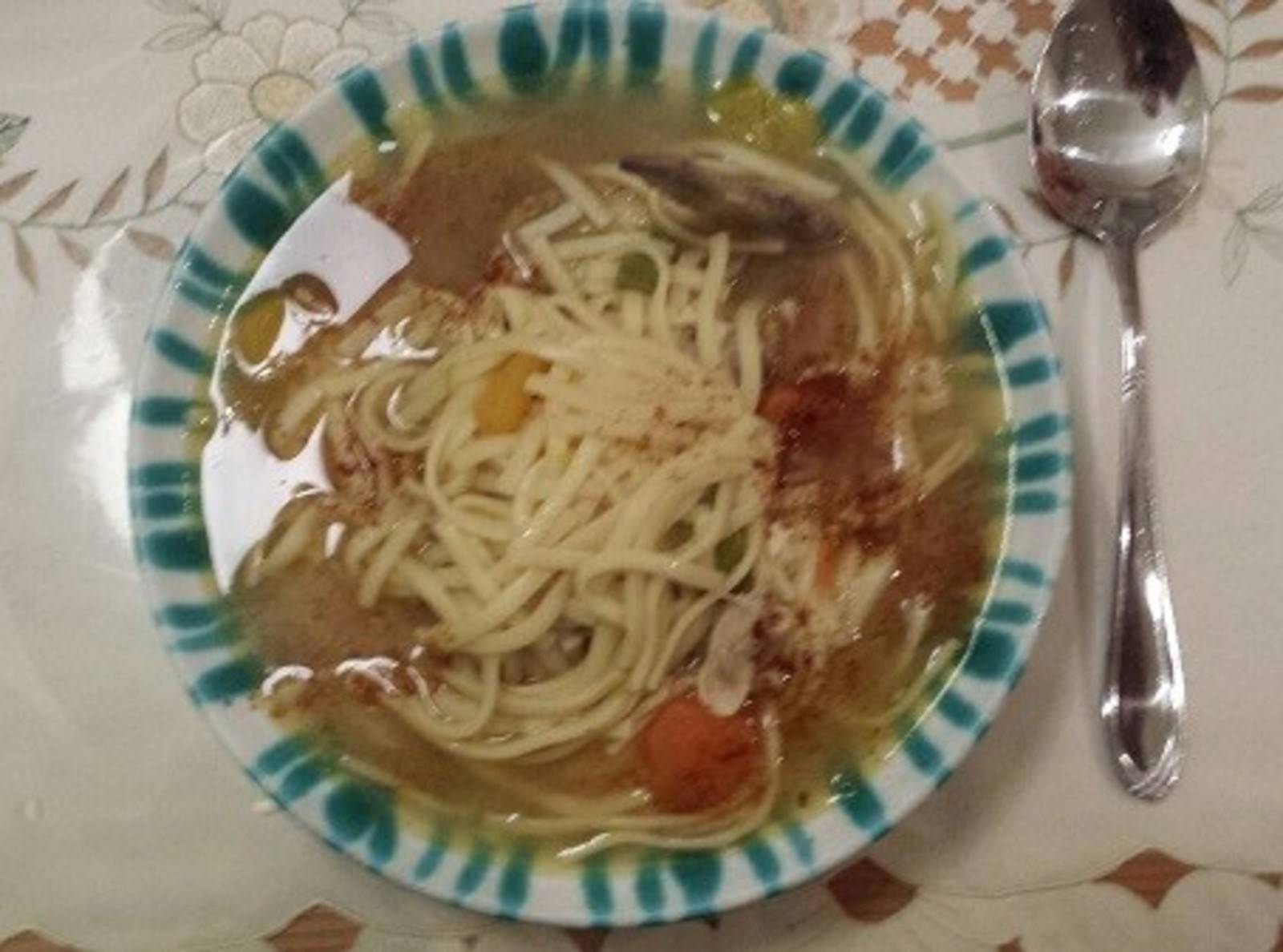 Klassische Hühnersuppe