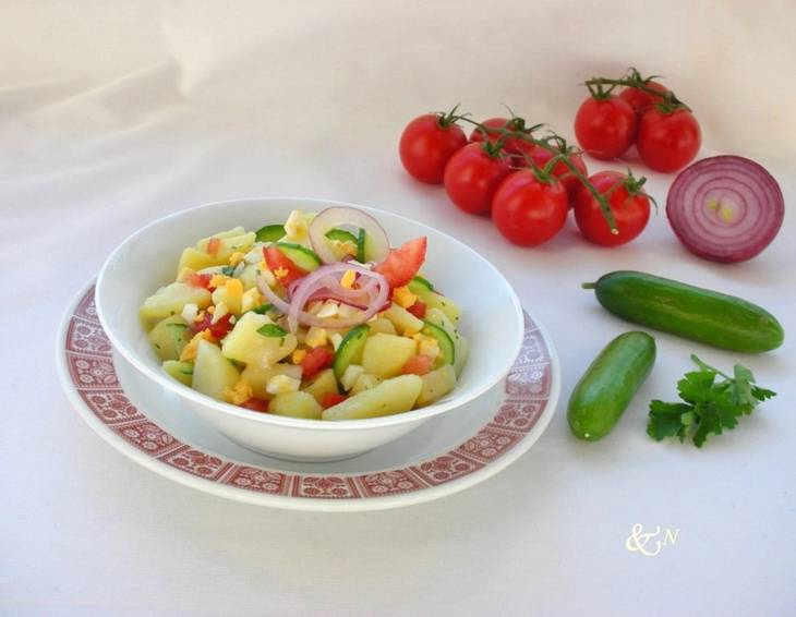 Warmer Erdäpfelsalat mit Olivenöl Warmer Erdäpfelsalat mit Olivenöl