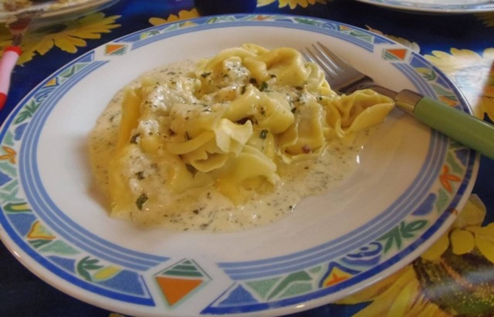 Tortellini in Käse-Schlagobers-Sauce Rezept - ichkoche.ch